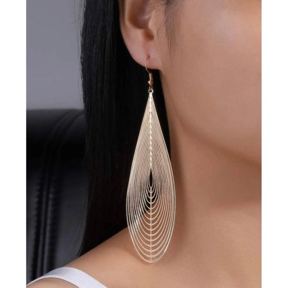 Big gold earrings , lightweight thin large  drop gold statement  chunkypierced - Picture 1 of 4